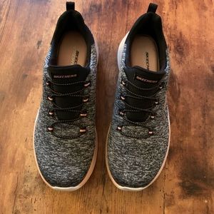 New Skechers 12991 Size 8.5M